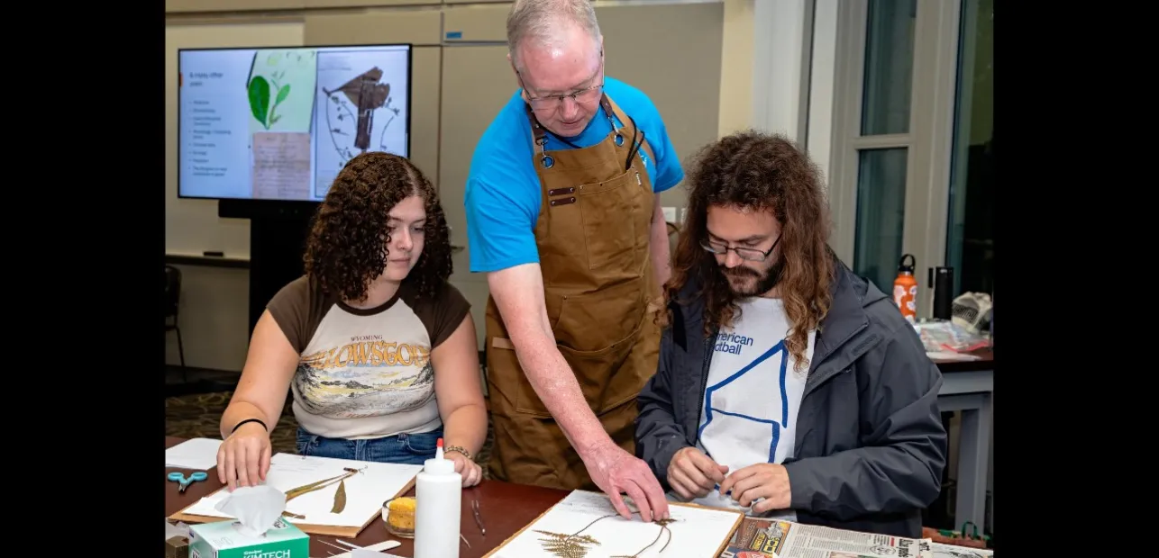 Q?rius Open Late: Botany Specimen Preparation - April